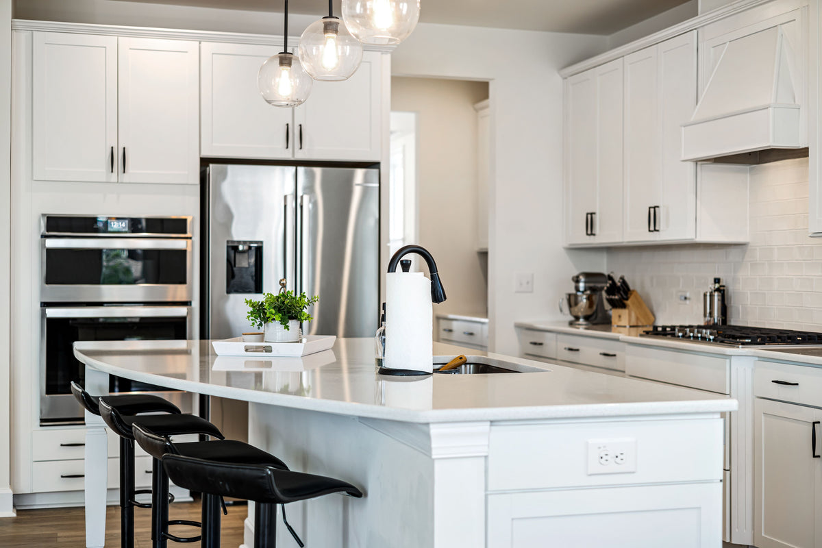 Kitchen & Dining
